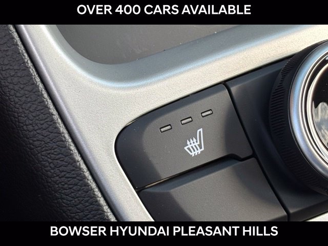 New 2026 Hyundai Venue SEL FWD image 7
