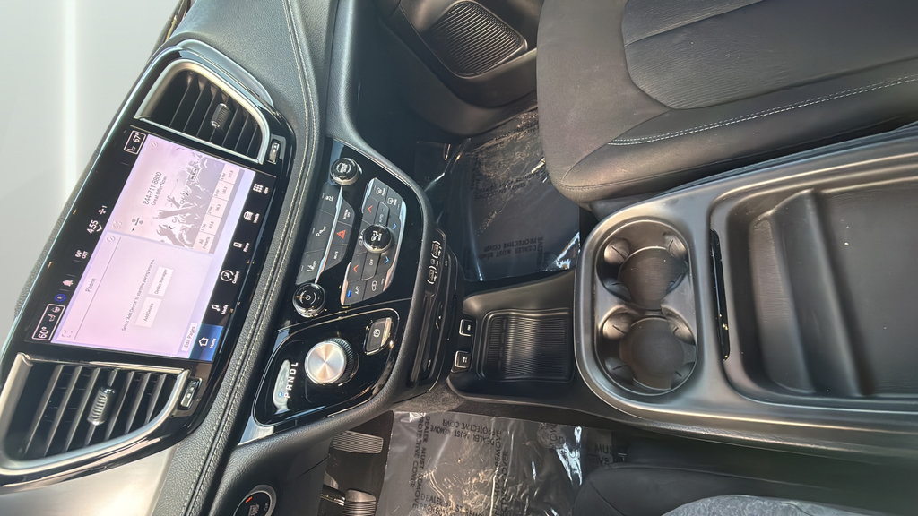 Used 2021 Chrysler Pacifica Touring w/ Uconnect Theater Family Group FWD image 20