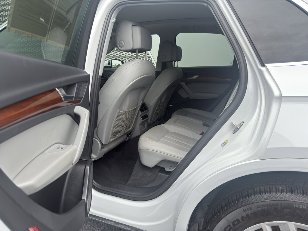 Used 2023 Audi Q5 2.0T Premium w/ Convenience Package AWD/4WD image 11