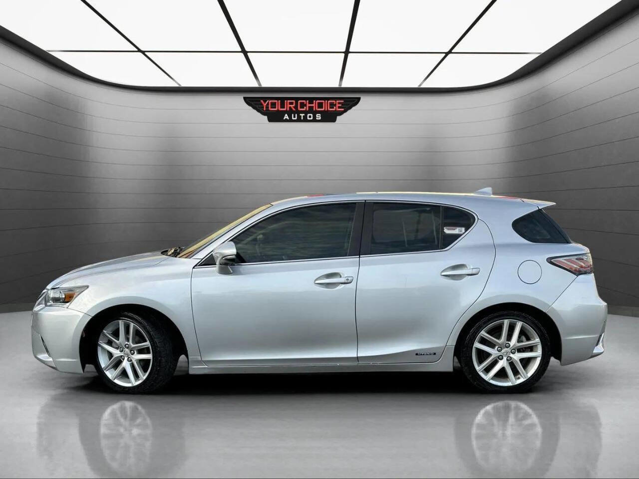 Used 2014 Lexus CT 200h image 2