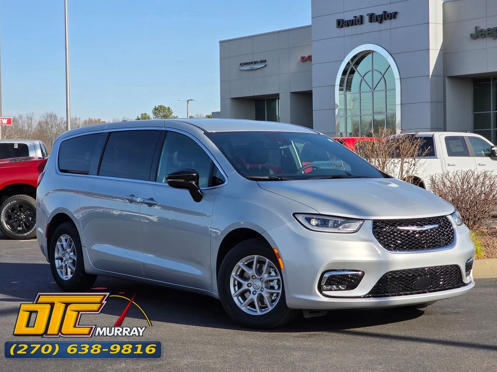 New 2026 Chrysler Pacifica Select