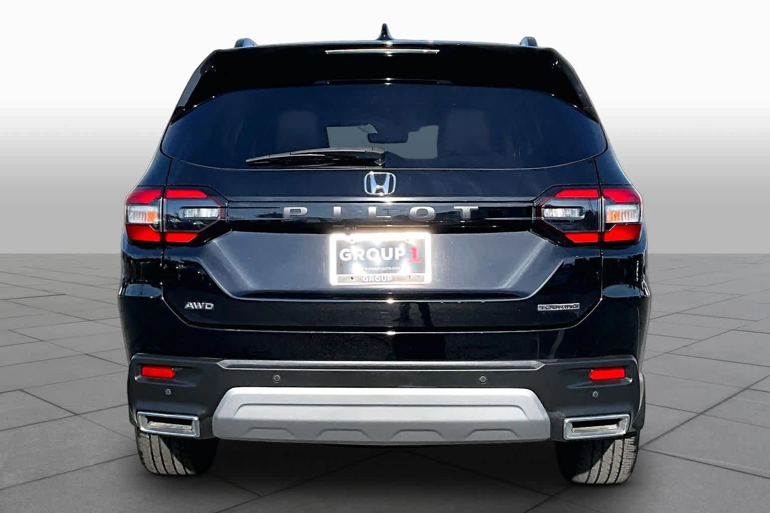 Used 2023 Honda Pilot Touring image 5