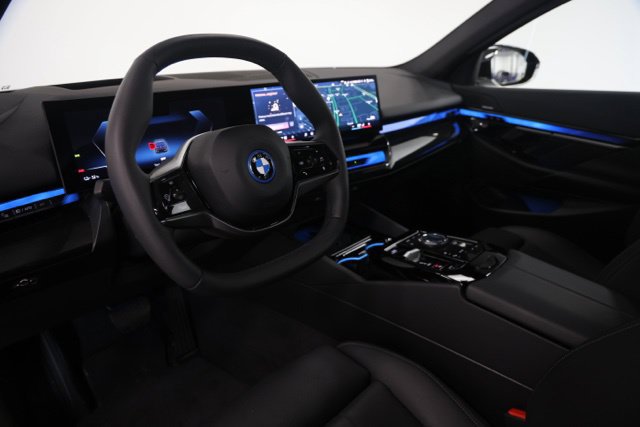 Used 2024 BMW i5 eDrive40i w/ Premium Package RWD image 22