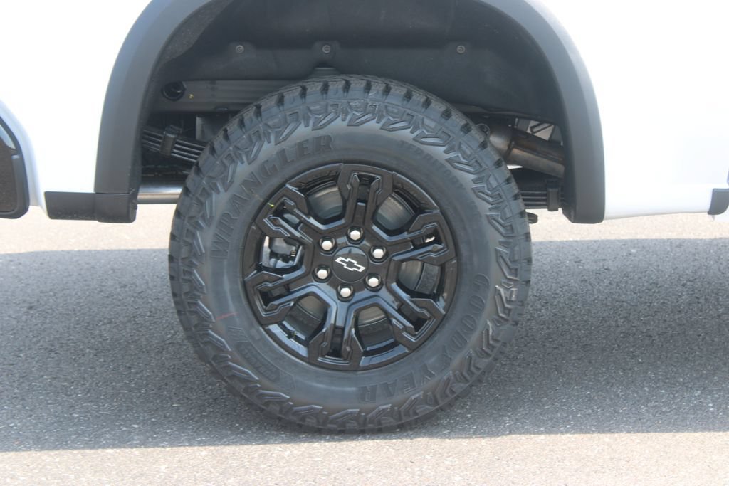 New 2026 Chevrolet Silverado 1500 ZR2 AWD/4WD image 14