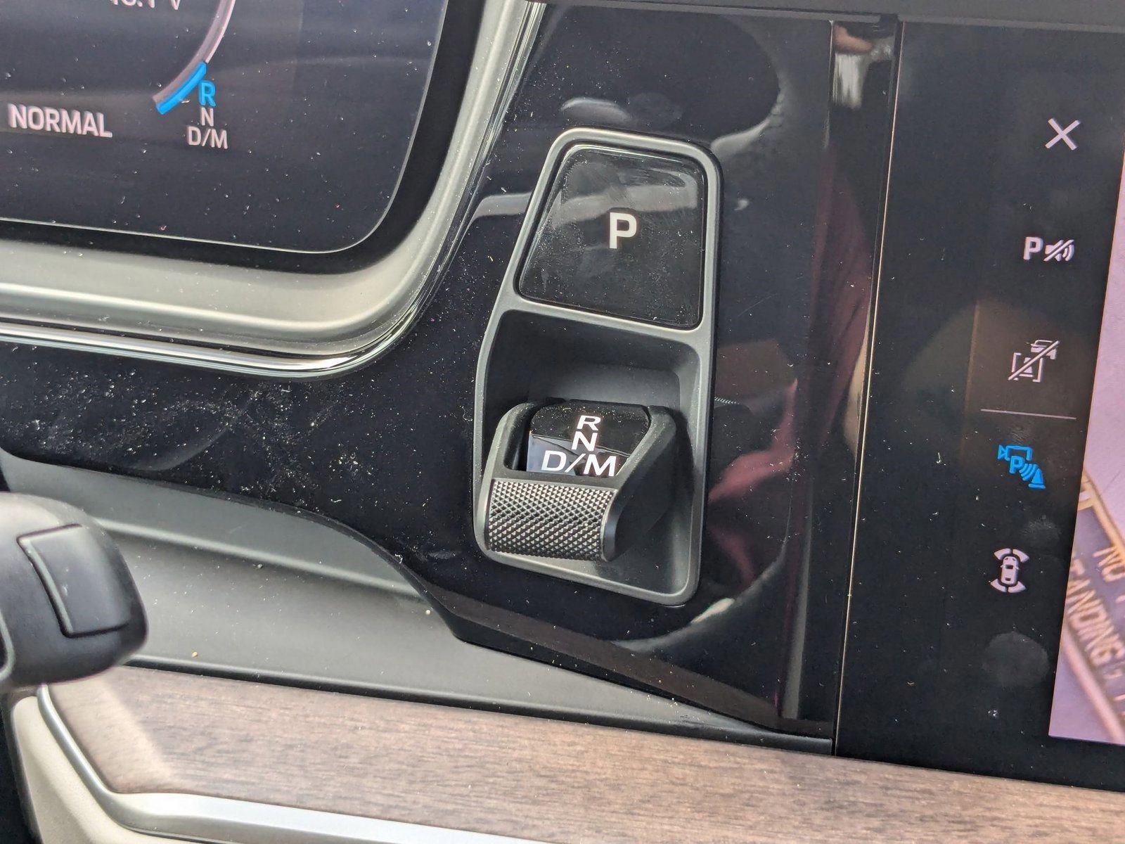 Certified 2025 Porsche Cayenne image 24