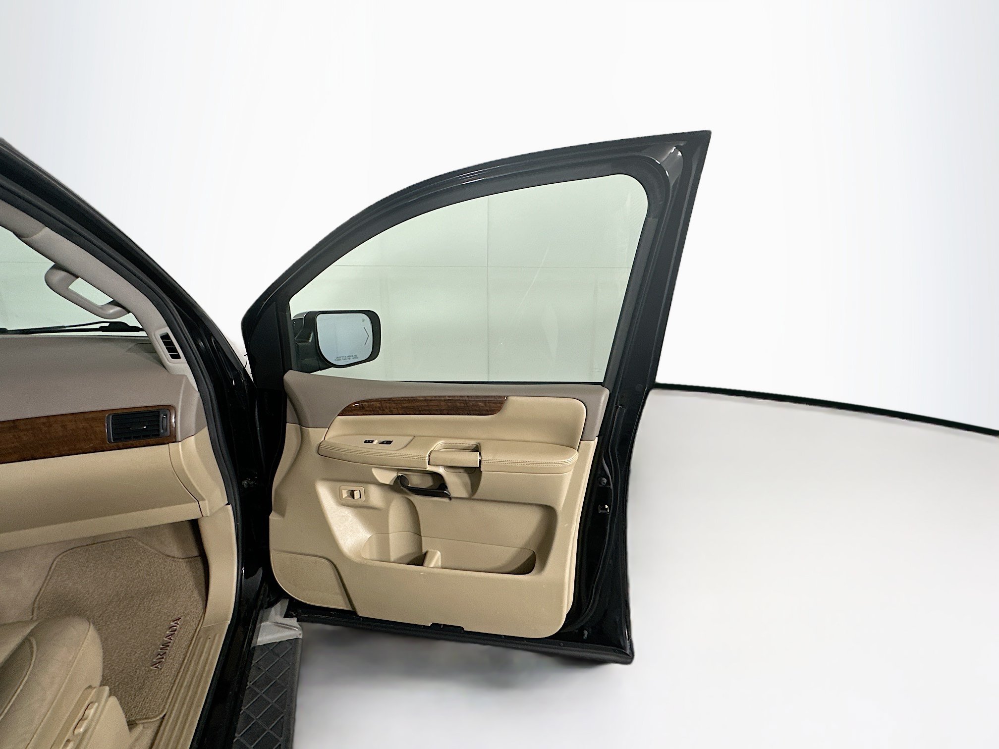 Used 2013 Nissan Armada Platinum RWD image 34