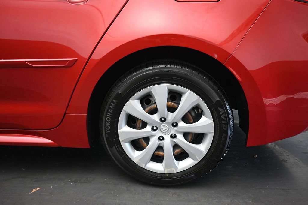 Used 2021 Toyota Corolla LE FWD image 46
