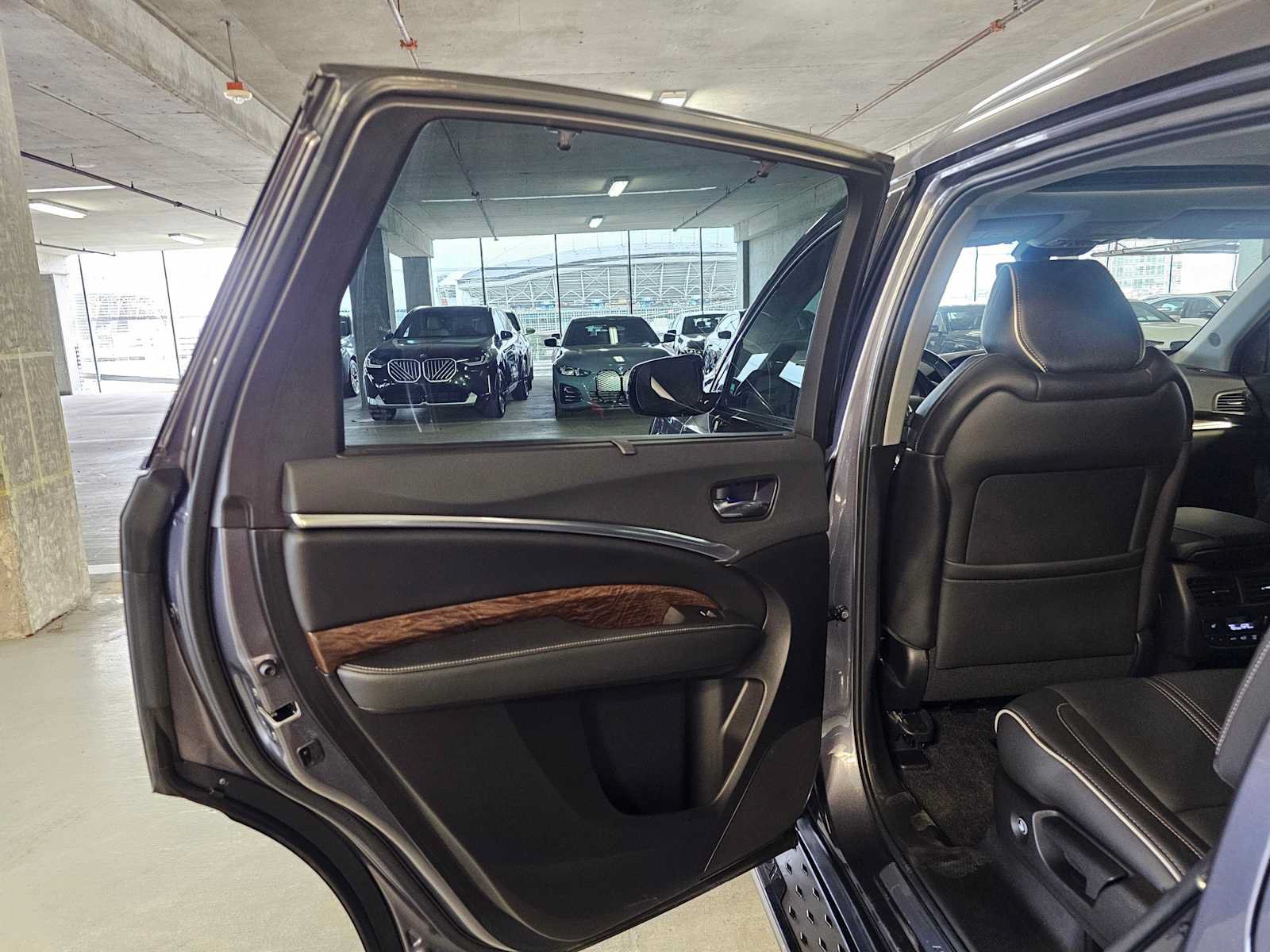 Used 2018 Acura MDX SH-AWD w/ Advance Package image 29