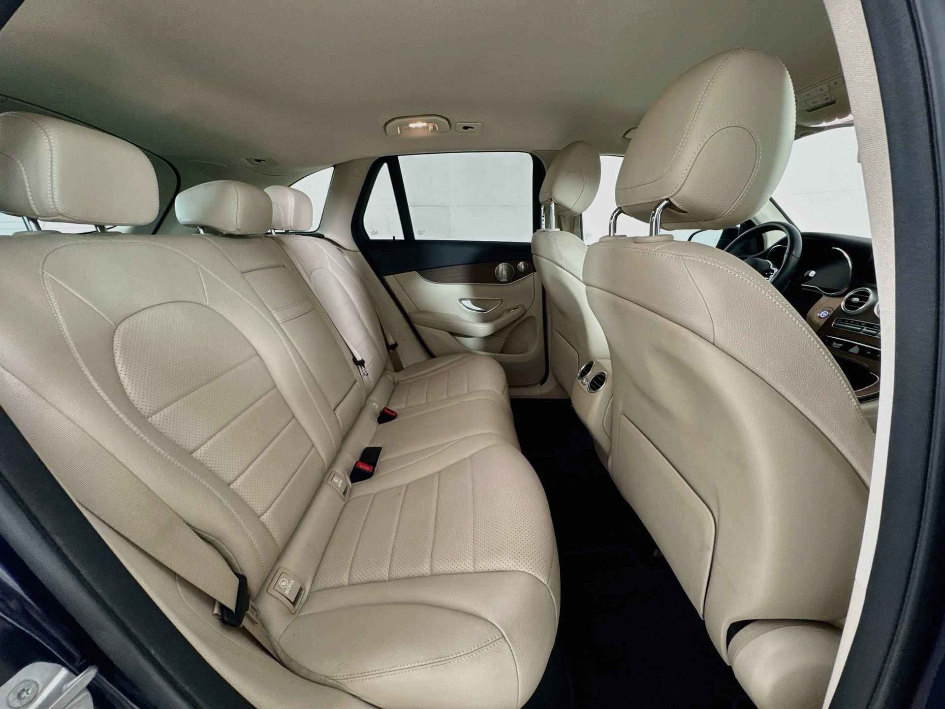 Used 2021 Mercedes-Benz GLC 300 image 28