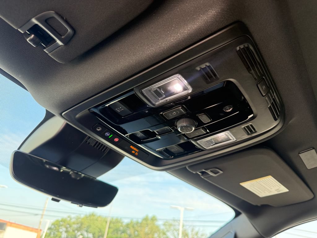 New 2026 GMC Yukon XL AT4 w/ AT4 Premium Plus Package AWD/4WD image 19