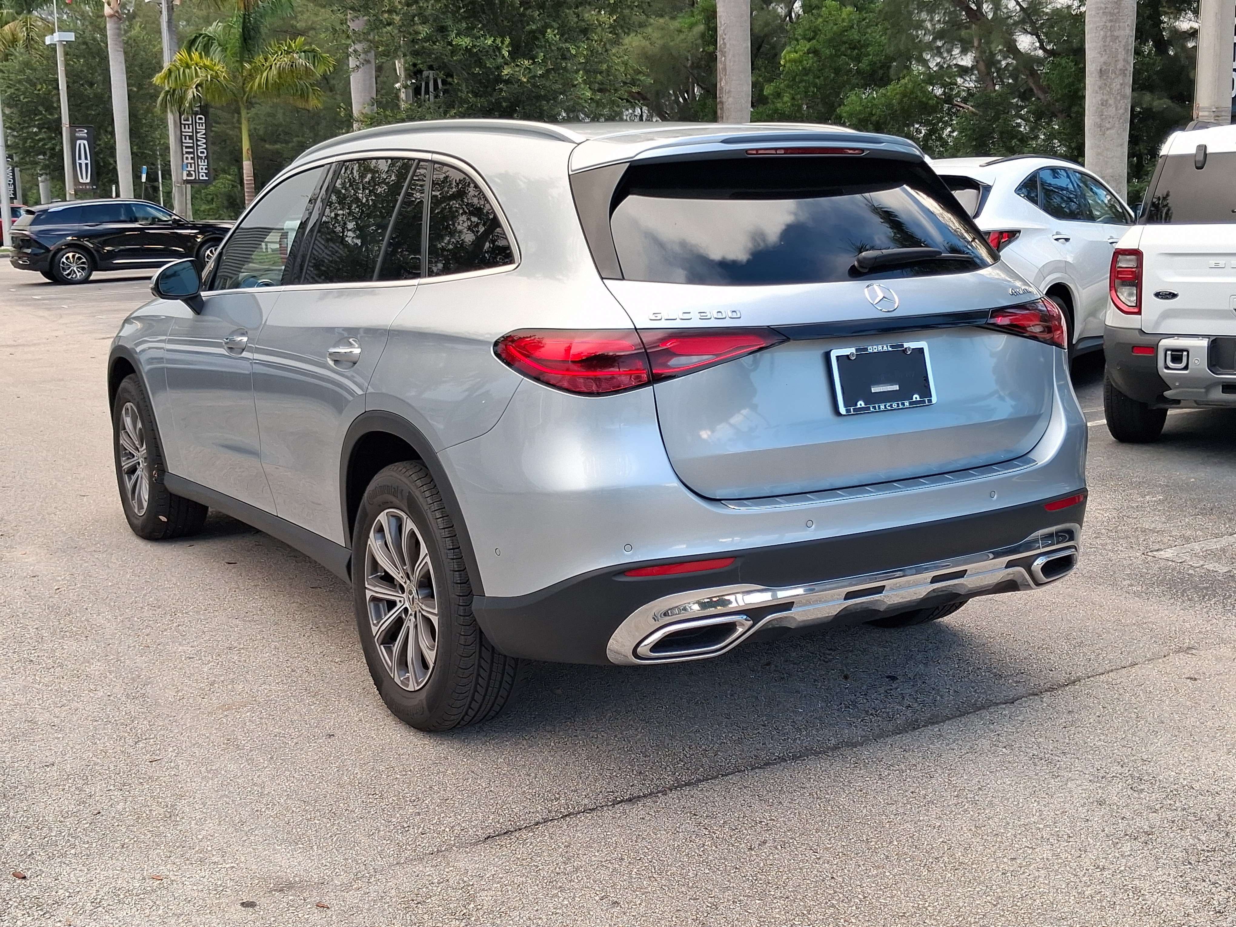 Used 2023 Mercedes-Benz GLC 300 4MATIC image 3