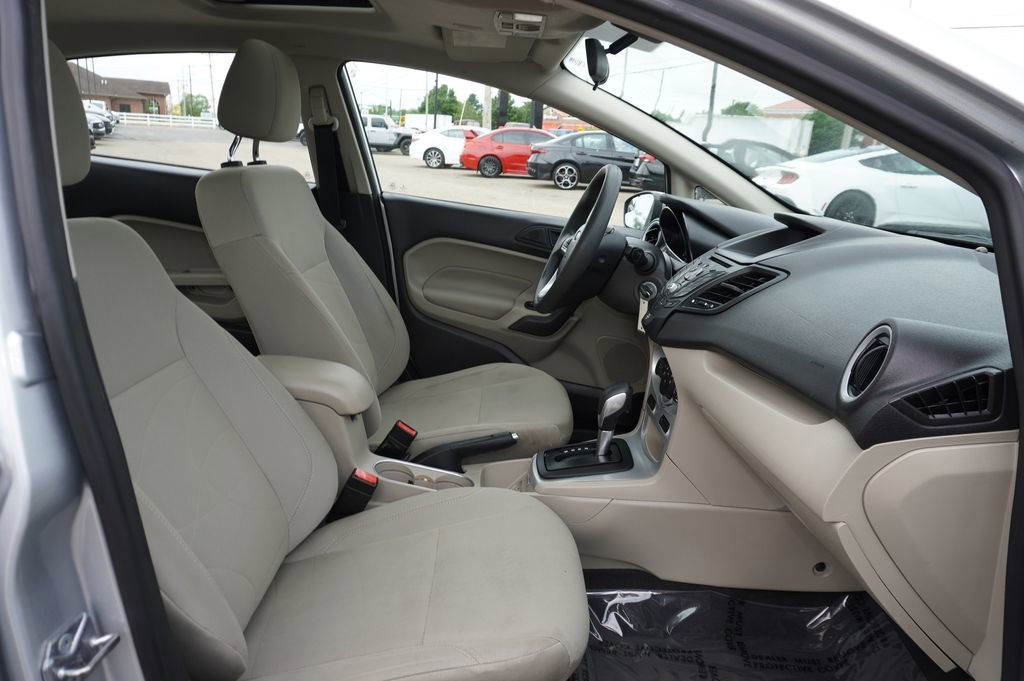 Used 2017 Ford Fiesta SE FWD image 29