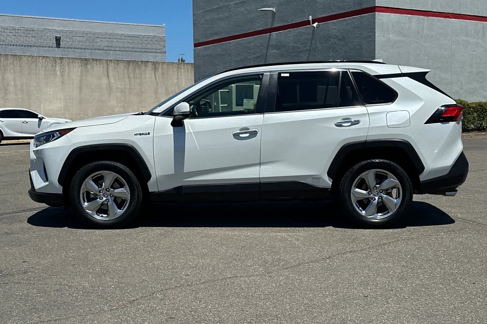 Used 2020 Toyota RAV4 Limited AWD/4WD image 9