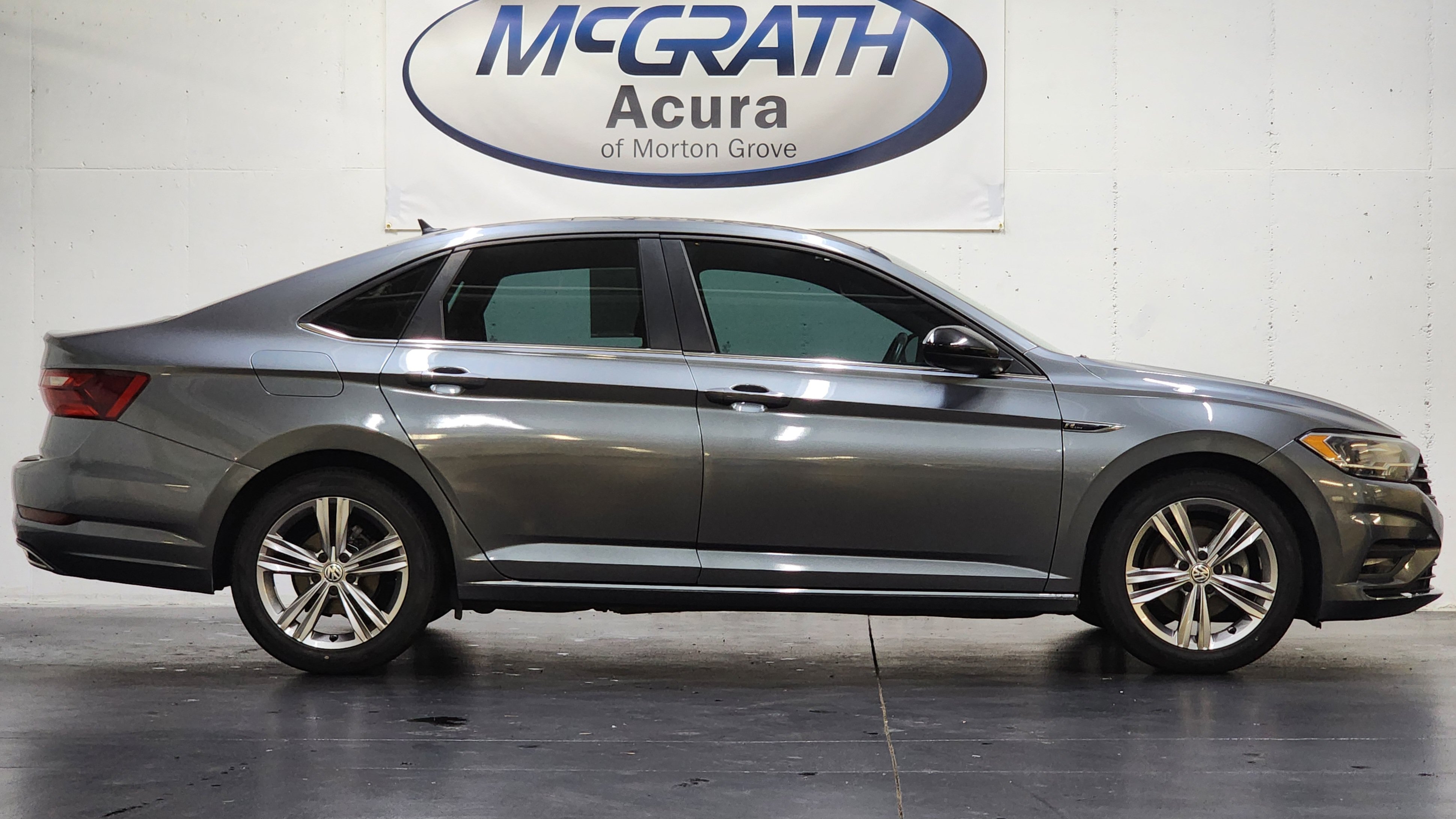 Used 2021 Volkswagen Jetta R-Line w/ R-Line Cold Weather Package FWD image 3