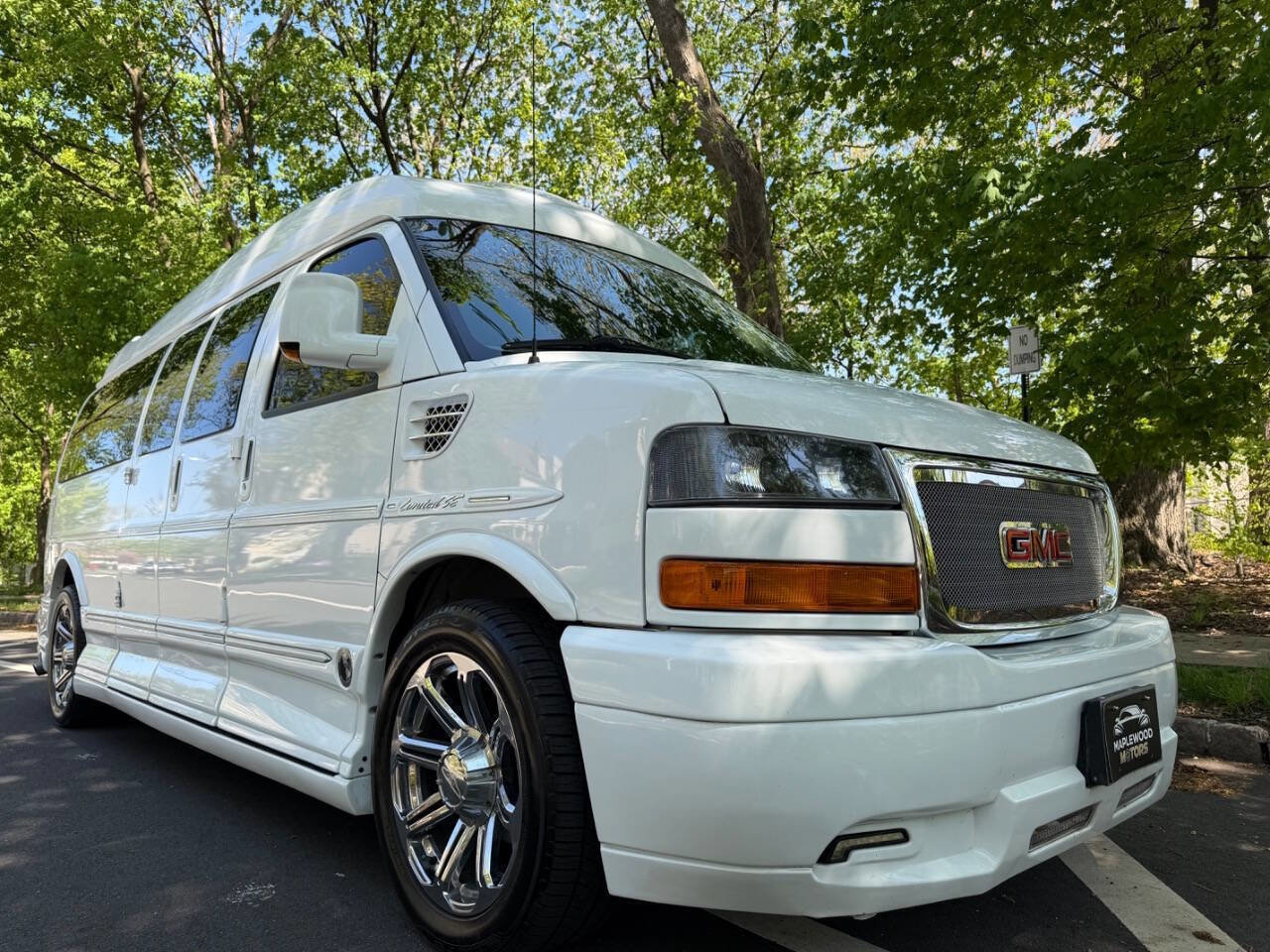 Used 2013 GMC Savana 2500 Extended RWD image 4