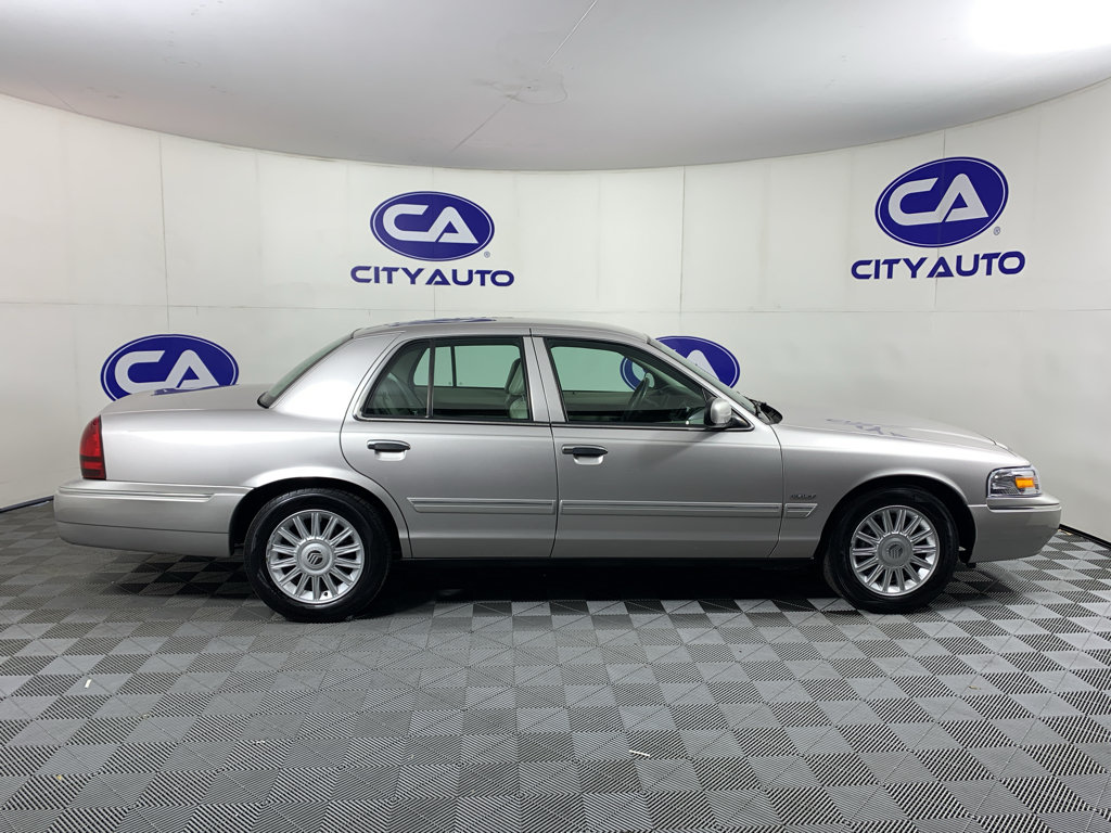 Used 2010 Mercury Grand Marquis LS RWD image 2