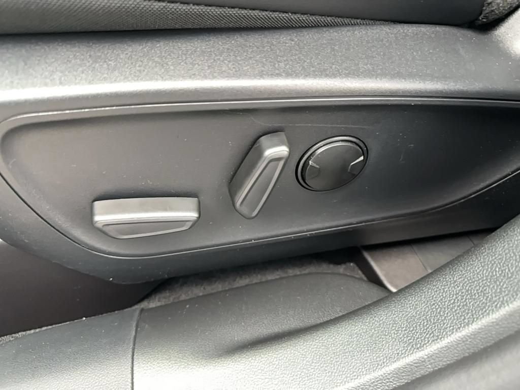 New 2025 Ford Escape SE FWD image 12