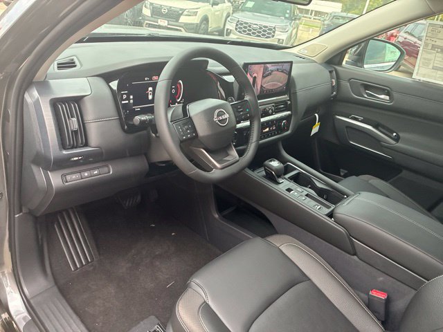 New 2026 Nissan Pathfinder SL w/ SL Premium Package FWD image 10