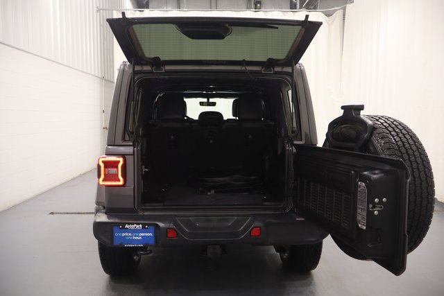 Used 2019 Jeep Wrangler Unlimited Sahara w/ Uconnect 4C Nav & Sound Group image 17