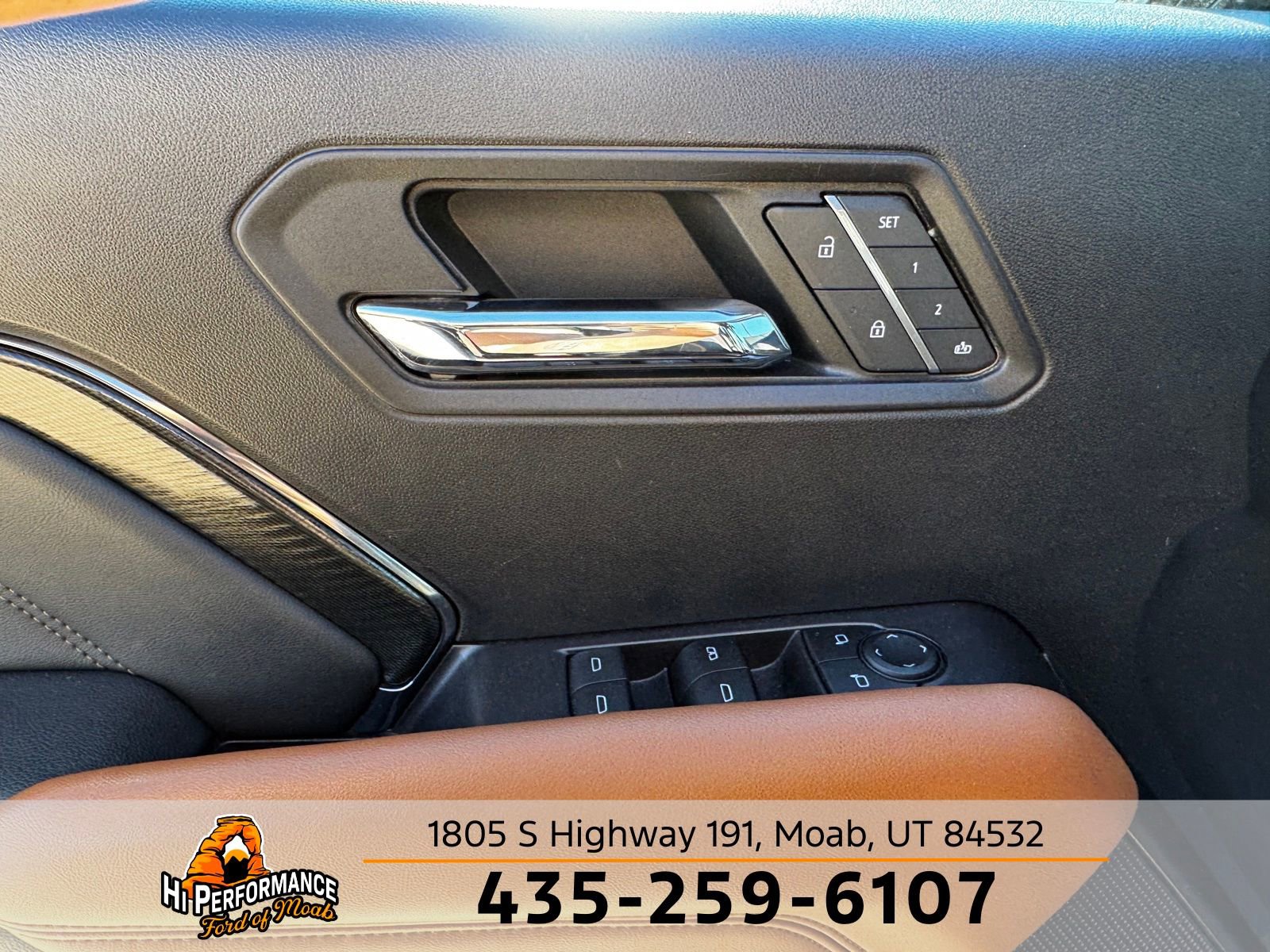 Used 2023 GMC Canyon AT4 w/ AT4 Premium Package image 15