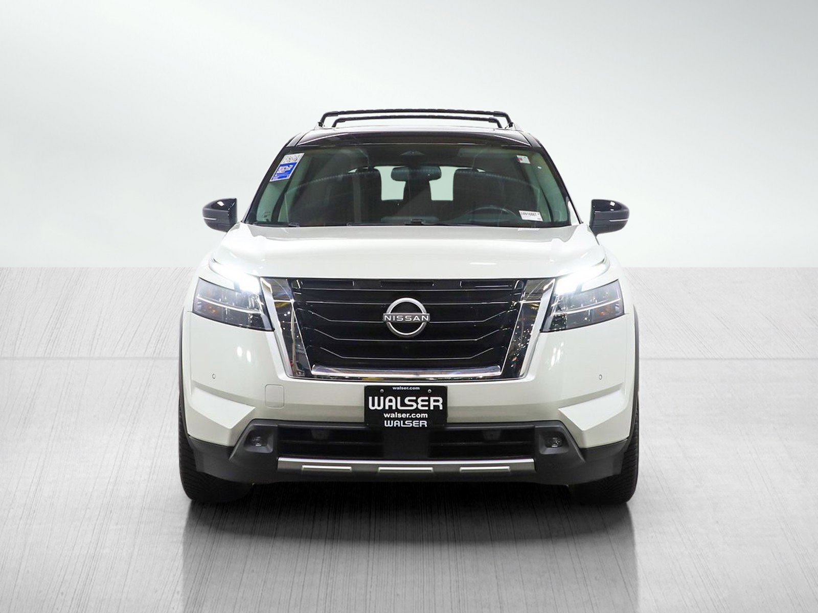 Used 2022 Nissan Pathfinder Platinum w/ Cargo Package image 9