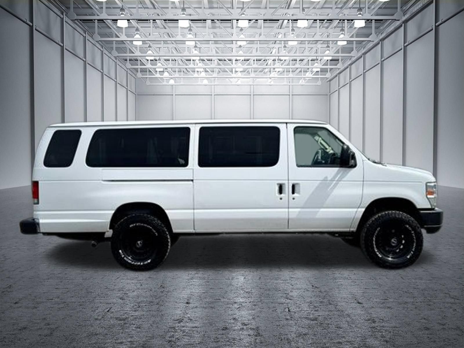 Used 2014 Ford E-350 and Econoline 350 XLT RWD image 5