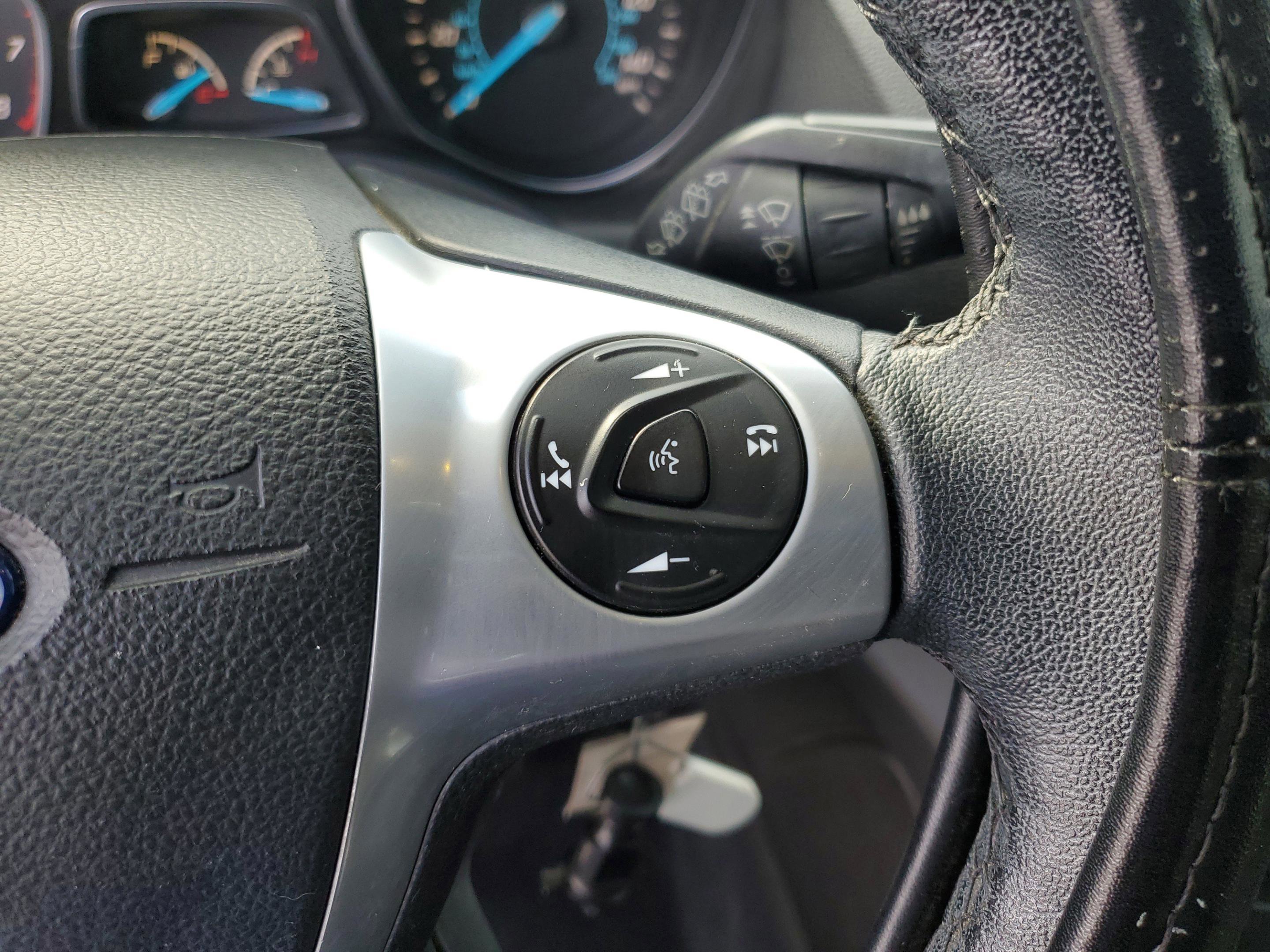 Used 2015 Ford Escape SE w/ Equipment Group 201A image 25