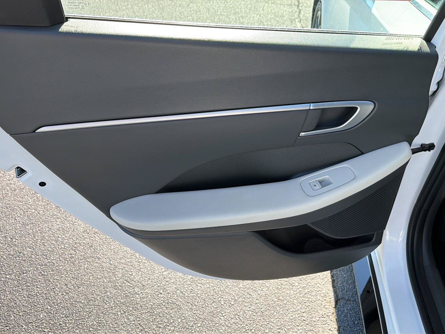 Used 2025 Hyundai Sonata SEL FWD image 16