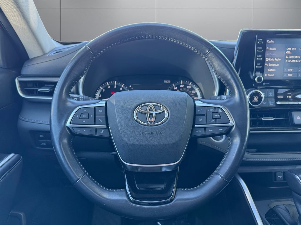 Used 2021 Toyota Highlander XLE AWD/4WD image 13