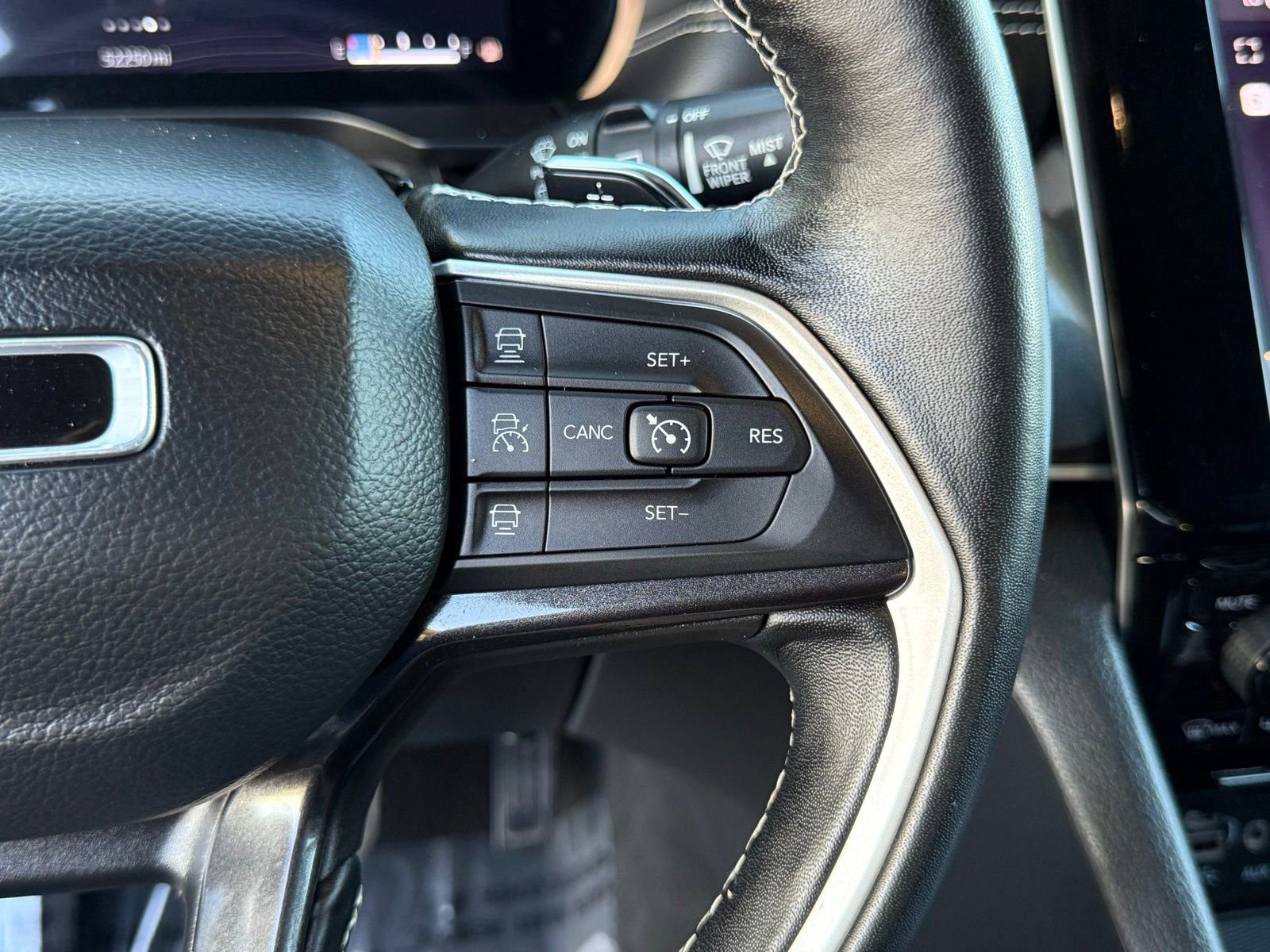 Used 2022 Jeep Grand Cherokee Altitude image 24