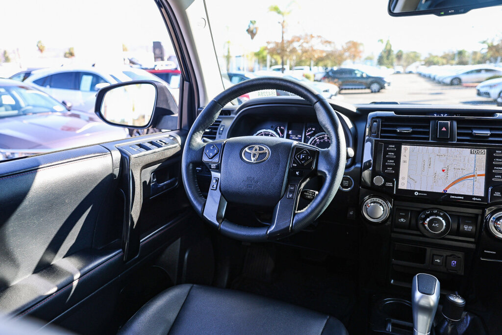 Certified 2024 Toyota 4Runner TRD Off-Road Premium w/ Moonroof Package AWD/4WD image 5
