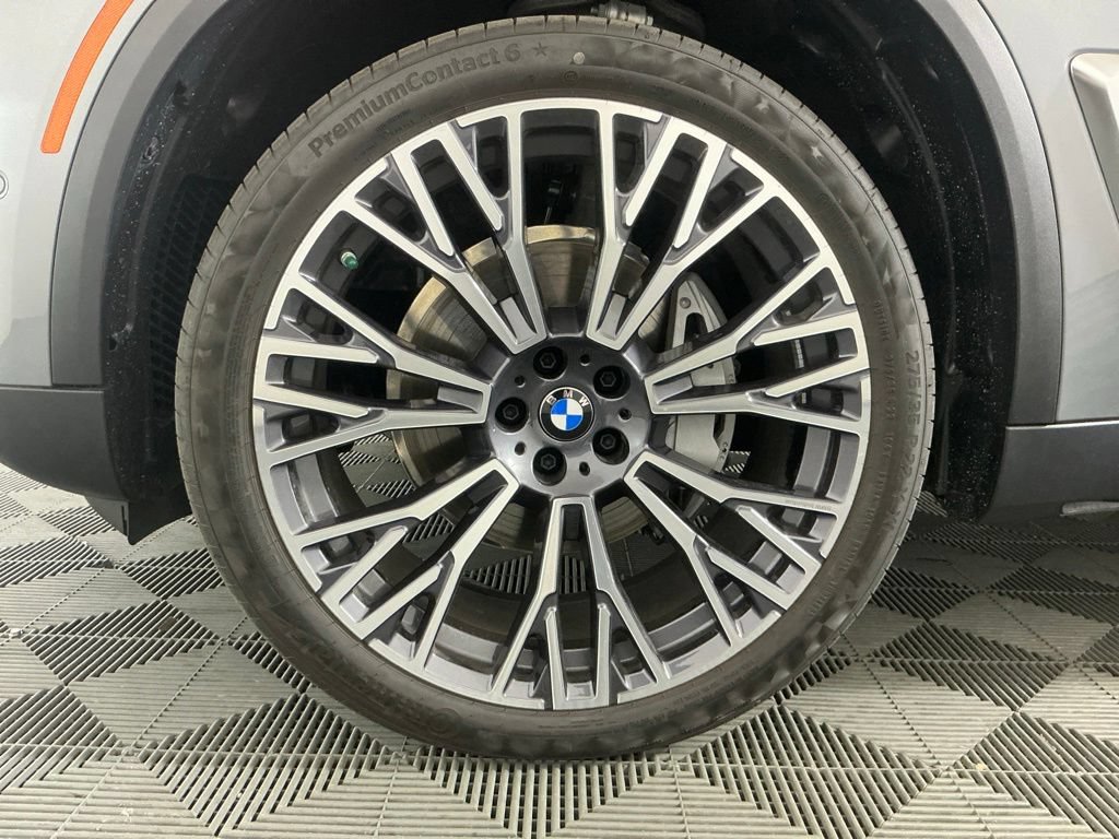 New 2026 BMW X5 xDrive40i w/ Climate Comfort Package AWD/4WD image 8