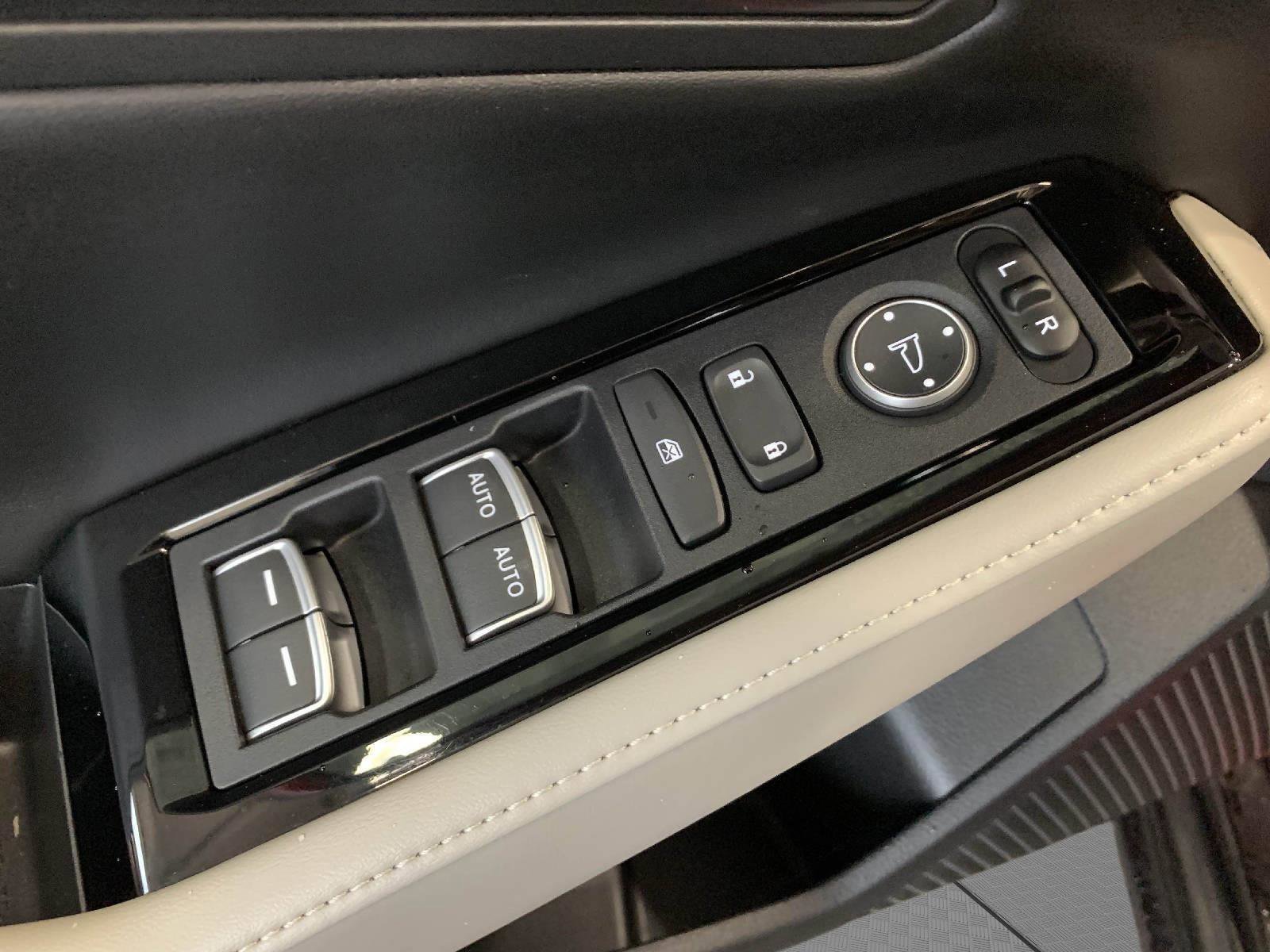 Used 2023 Honda Accord Touring image 12