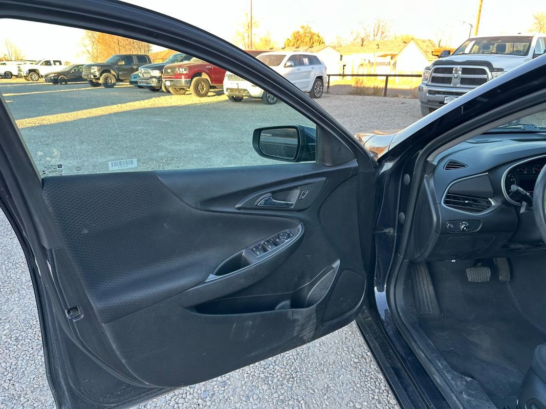 Used 2023 Chevrolet Malibu LT image 34