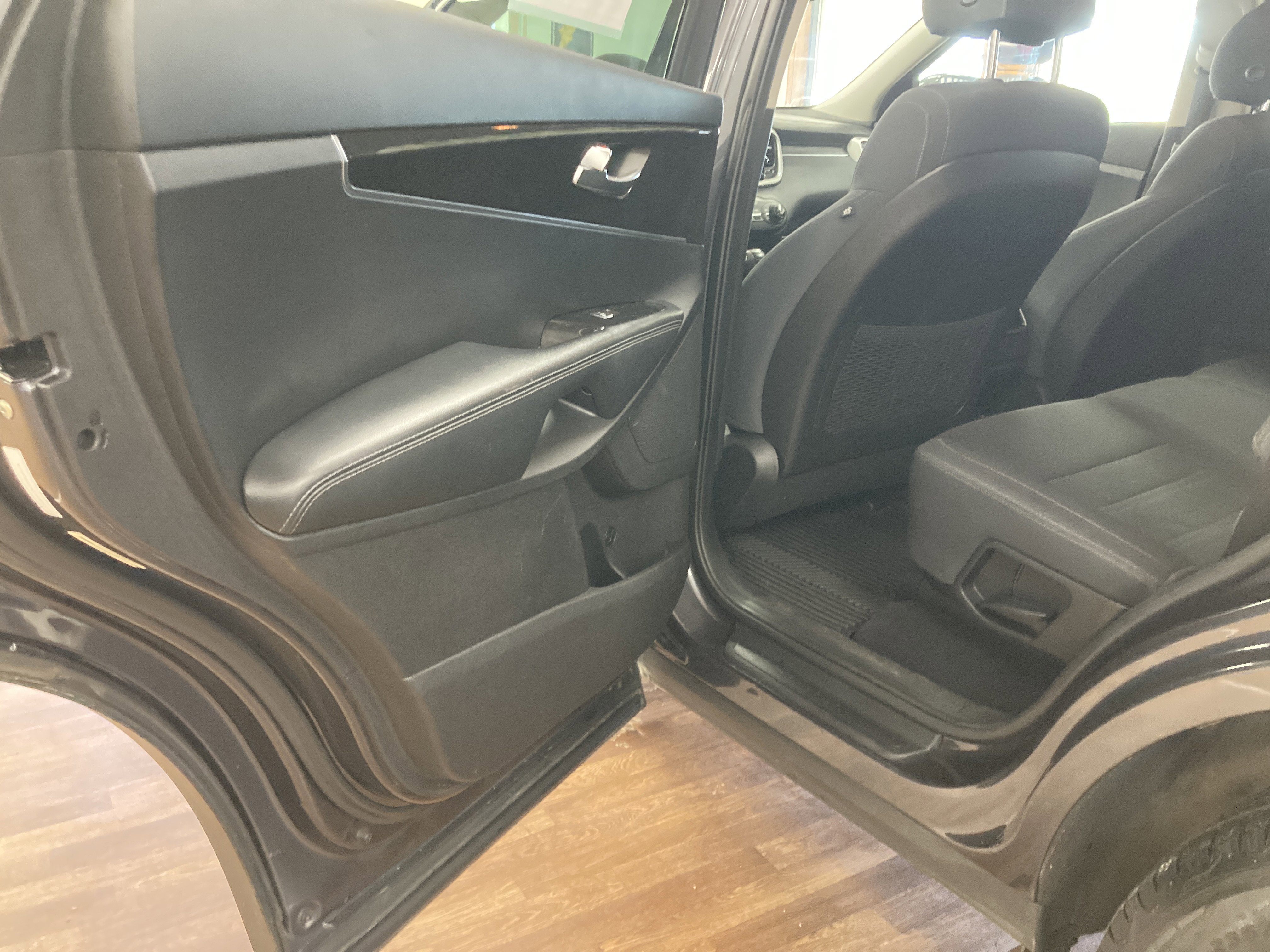 Used 2018 Kia Sorento LX image 13