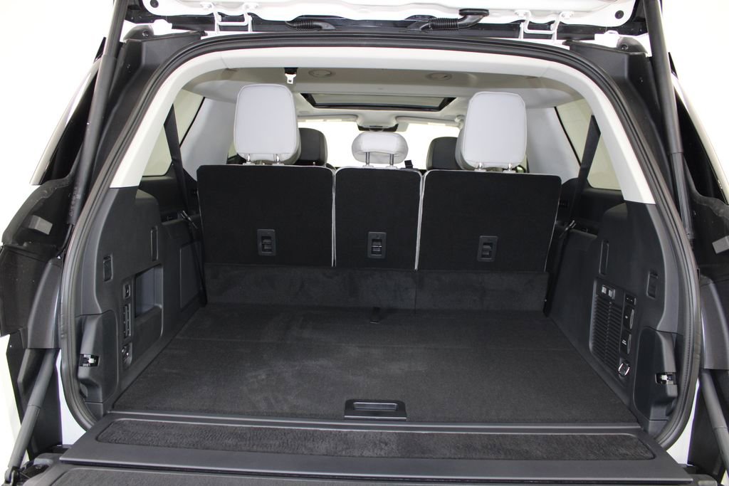 New 2025 Lincoln Navigator L Reserve image 18