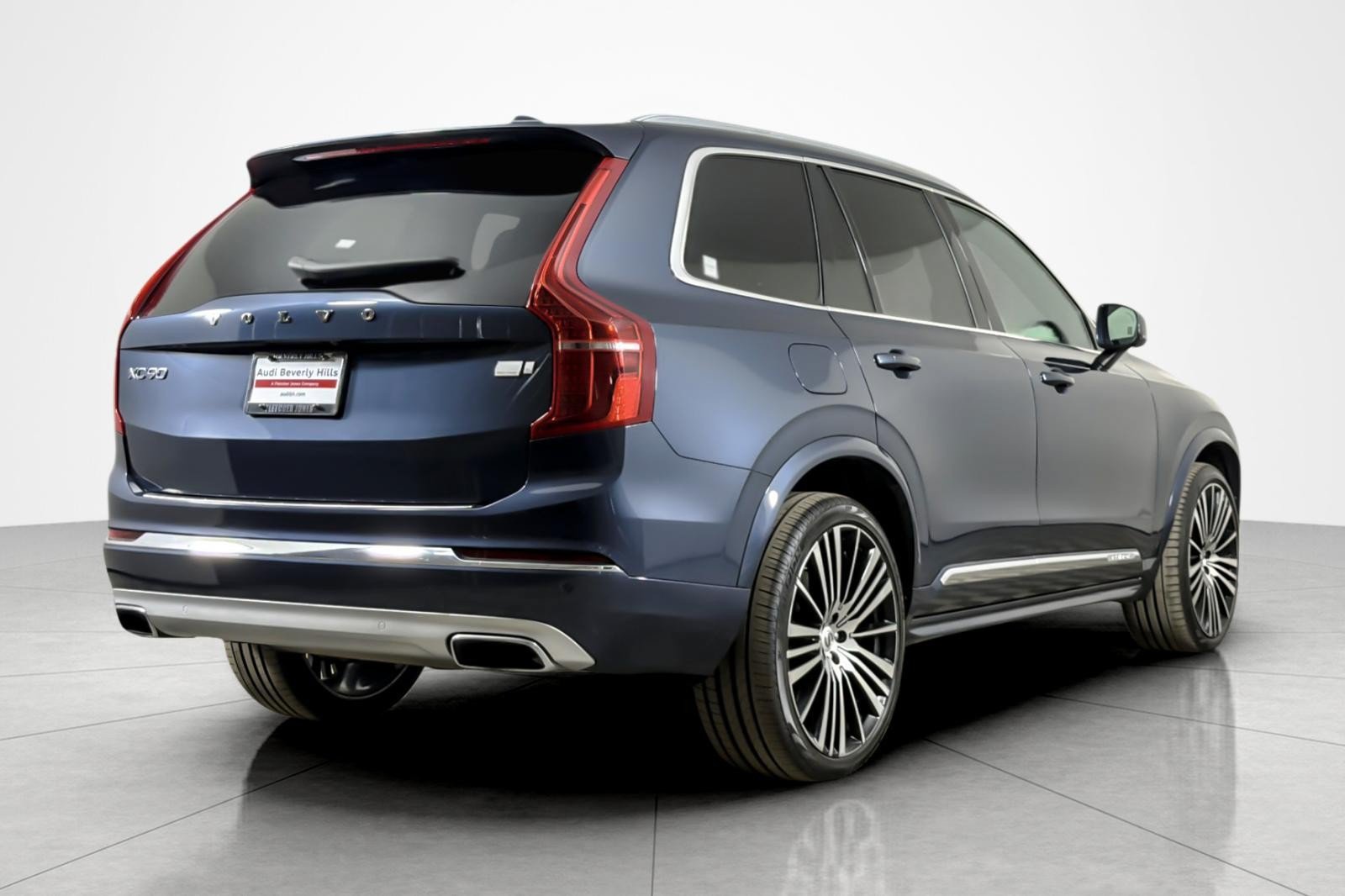 Used 2021 Volvo XC90 T8 Inscription Expression w/ Advanced Package AWD/4WD image 5