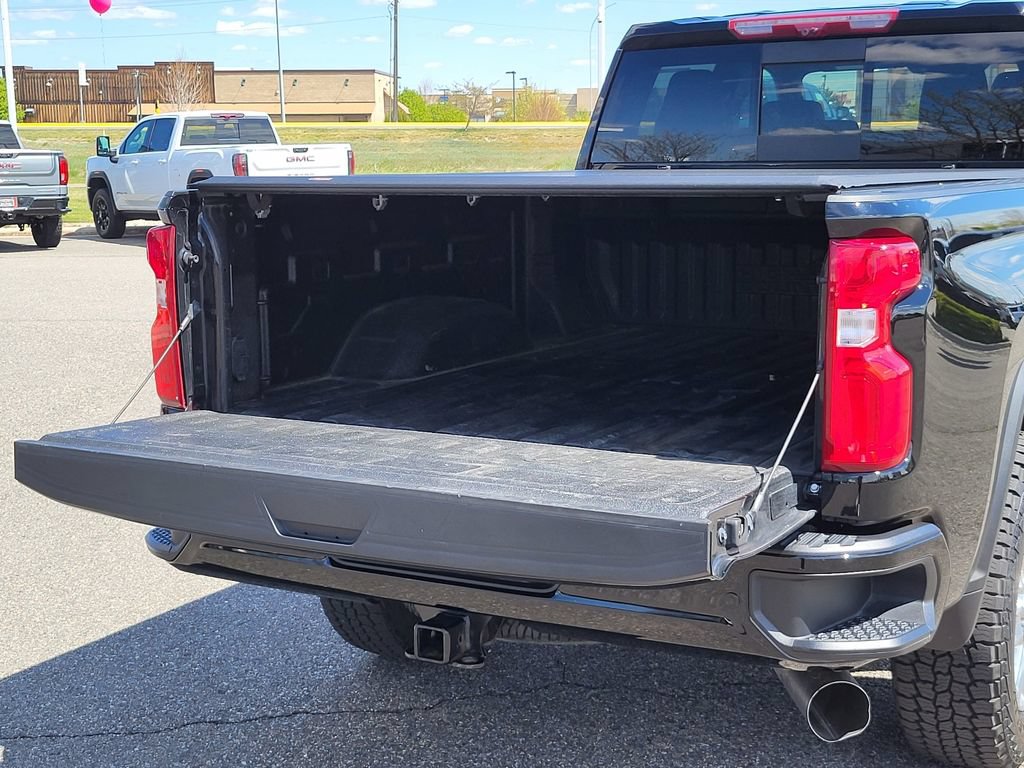 Used 2024 Chevrolet Silverado 2500 High Country w/ High Country Premium Package AWD/4WD image 10