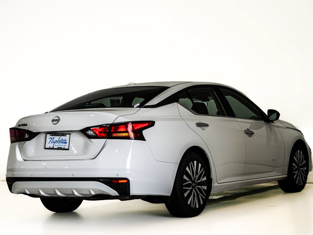 Used 2025 Nissan Altima 2.5 SV FWD image 6