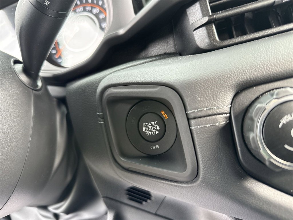 Used 2024 Jeep Wrangler Sahara image 19