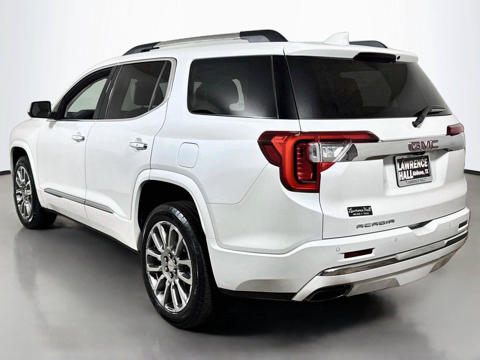 Certified 2023 GMC Acadia Denali w/ Denali Technology Package FWD image 6