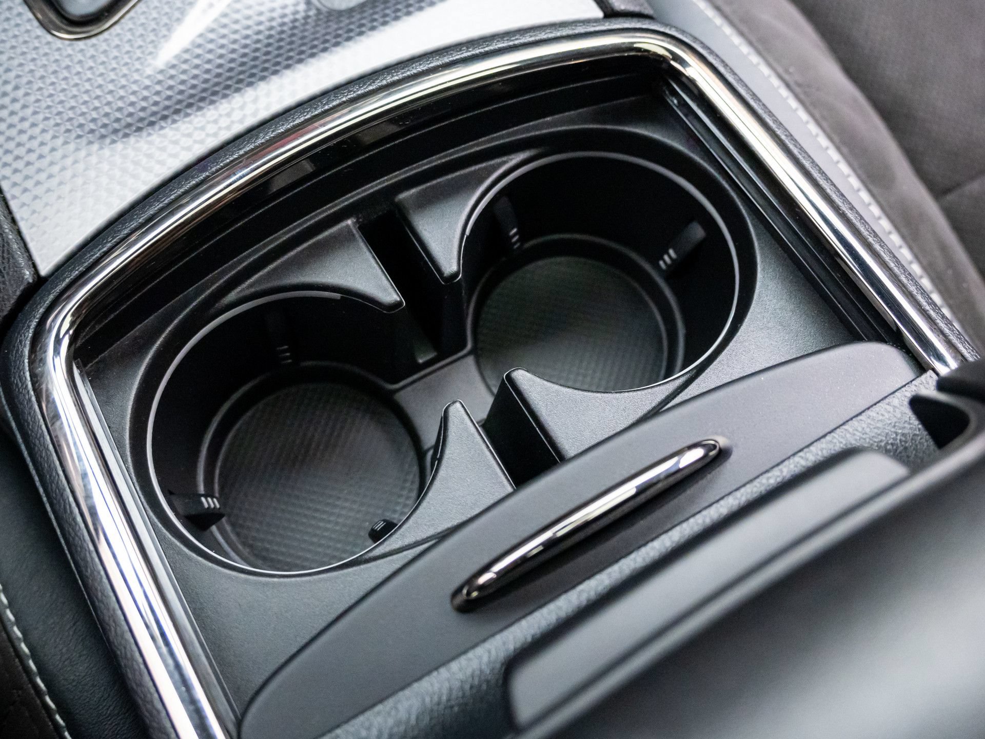 Used 2015 Dodge Charger SRT Hellcat w/ Harman/Kardon Audio Group RWD image 30