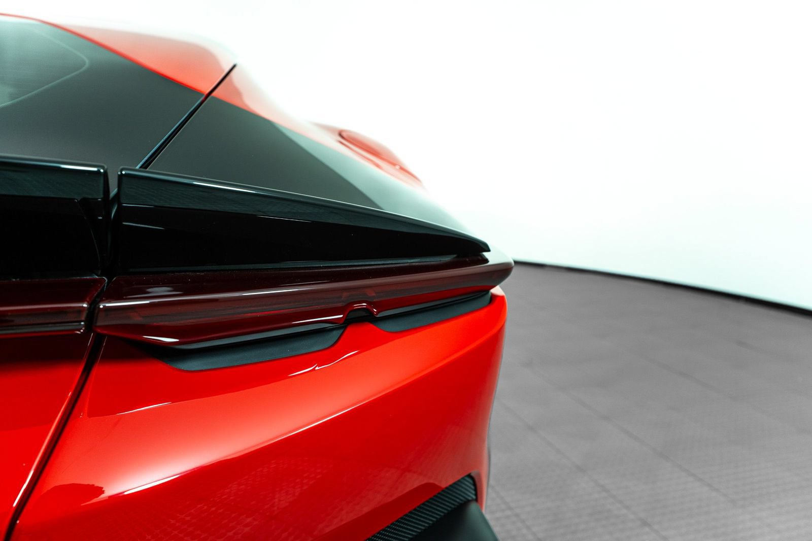 Certified 2025 Ferrari 12Cilindri RWD image 24