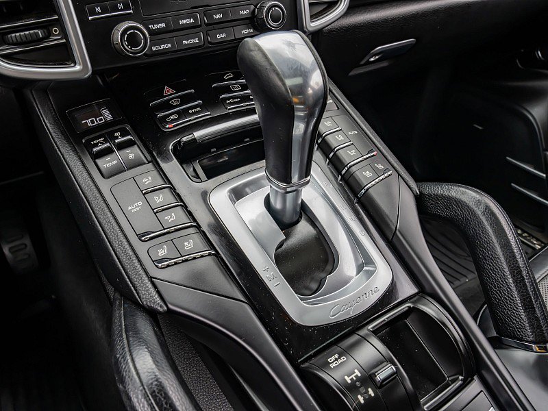 Used 2017 Porsche Cayenne AWD/4WD image 27