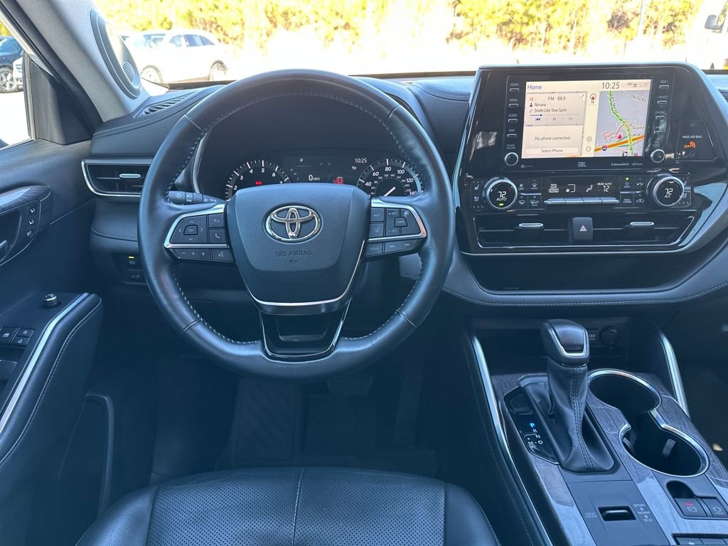 Used 2021 Toyota Highlander Limited image 2