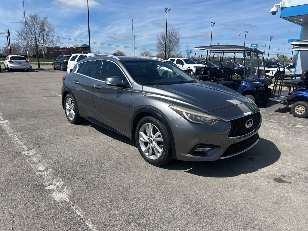Used 2017 INFINITI QX30 Premium w/ Navigation Package image 2