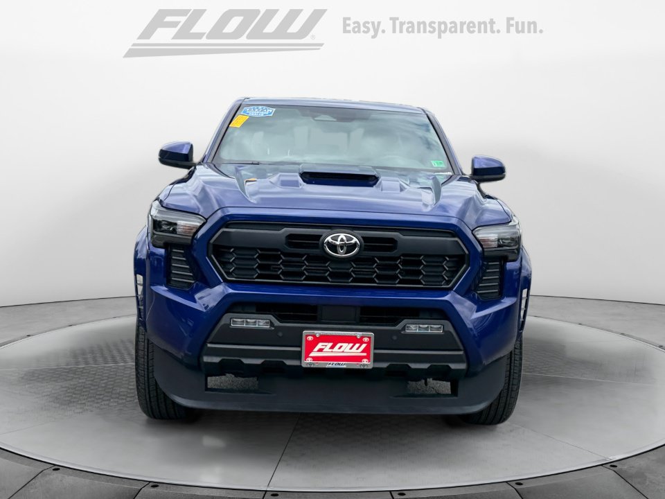 Used 2025 Toyota Tacoma TRD Sport w/ TRD Sport Upgrade Package AWD/4WD image 3