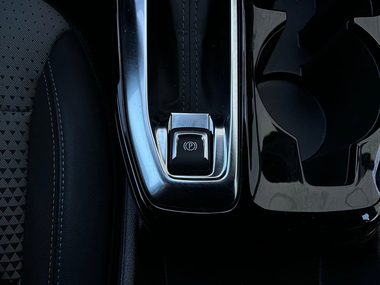 Used 2025 Chevrolet Trax LT image 21