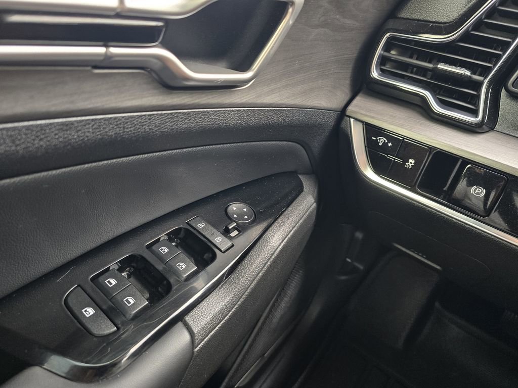 Used 2023 Kia Sportage X-Line AWD/4WD image 24