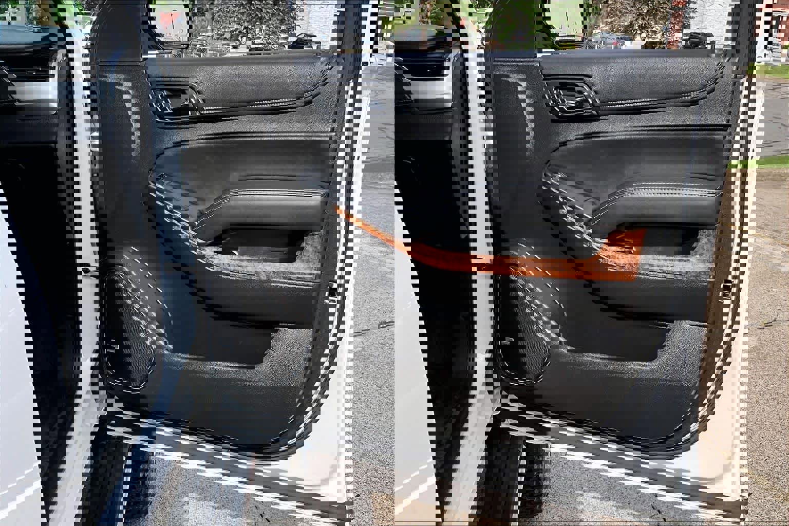 Used 2015 Chevrolet Tahoe LTZ AWD/4WD image 23